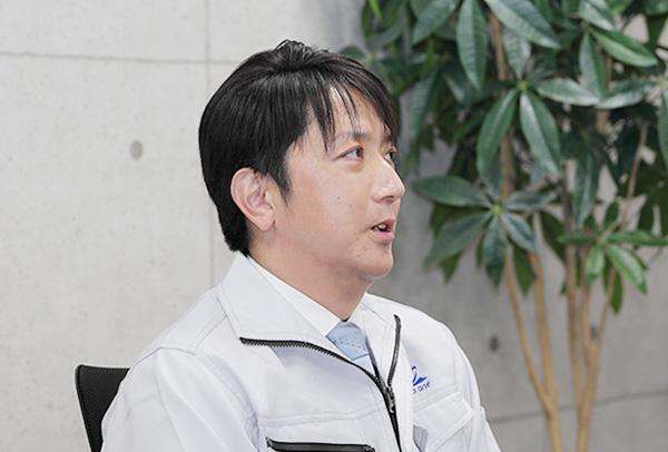 水泳や映画鑑賞などで気分転換を心がけています